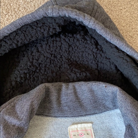 Roxy - Picture 4 of 4